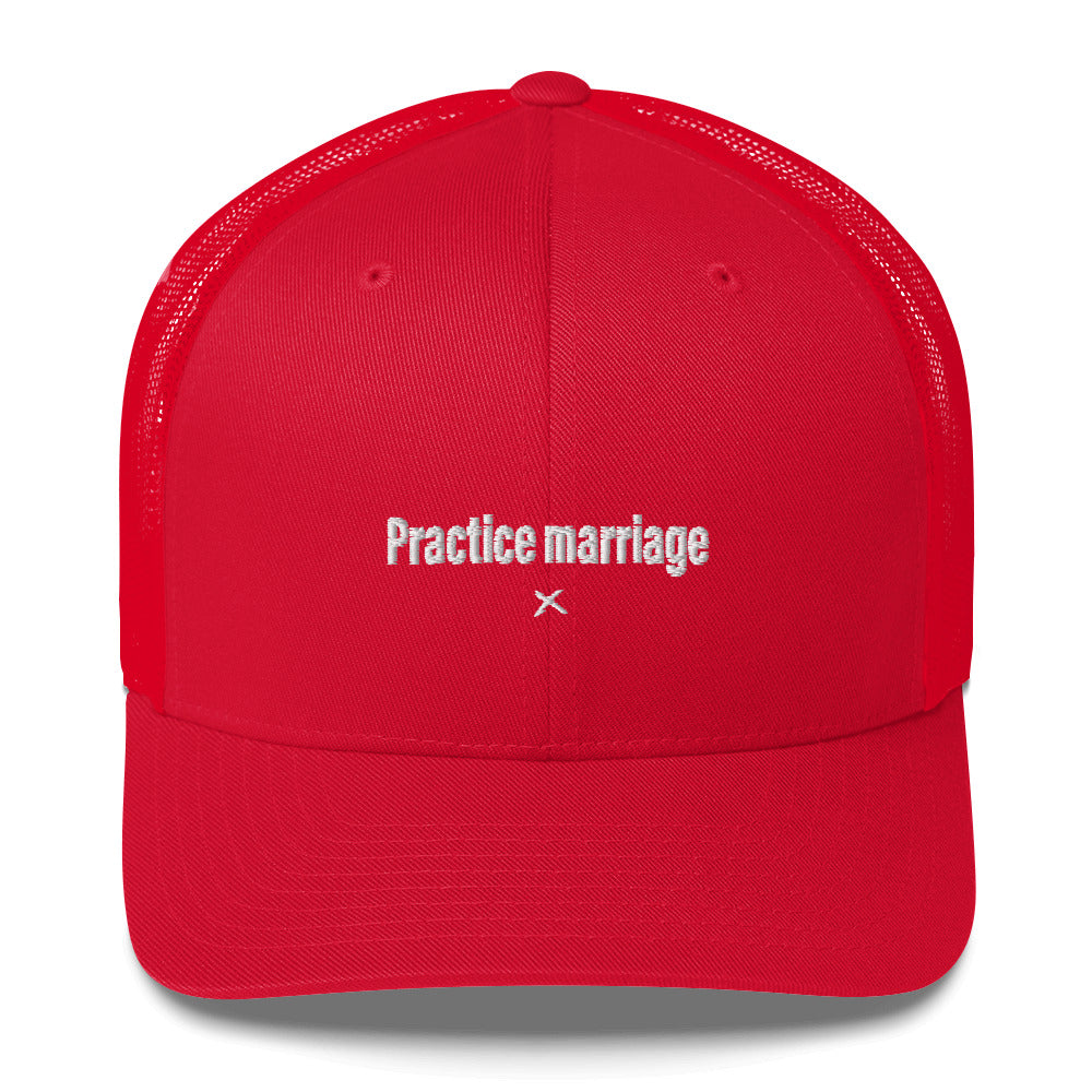 Practice marriage - Hat